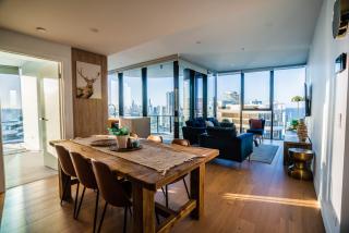 2 Bedroom Luxurious Family Apartment next to Pacific Fair - Broadbeach Gold Coast GC22 - 0