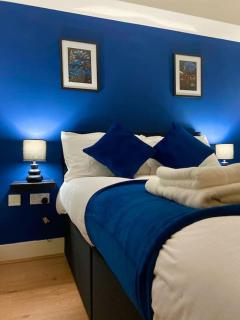 Broad Street -Central-Couples-1 Bedroom Apartment - Birmingham - 0
