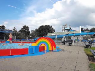 Holiday home with shared pool - Baarland - 1