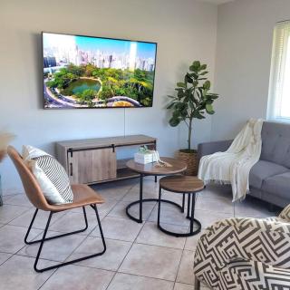 AirportHouse - Dania Beach - 3