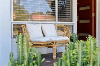 Bay Escape, 32 Wahgunyah Rd - Beautiful property with boat parking, WiFi and ducted air conditioning - Nelson Bay - 4