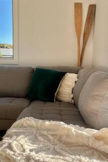 Viola - Seaside Retreat - Coles Bay - 1