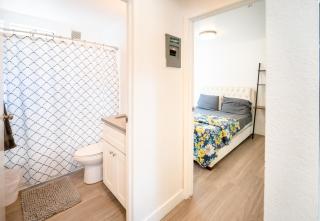 Hollywood/Koreatown 2 Bedroom with Parking - Los Angeles - 3