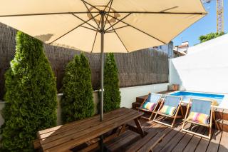 Ambassador Private Pool Suites - 8