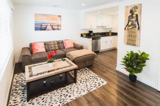 Nice and Close to Downtown 1 Bedroom Sleeps 4 - Los Angeles - 5