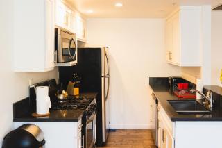 Cozy Koreatown 1 Bedroom Modern Furnished Free Parking - 2