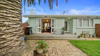 The Remodelling Room - Mount Maunganui Cottage - 6