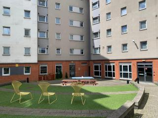 Ensuite Bedrooms with Shared Kitchen and Studios at The Heights in Birmingham - Birmingham - 5