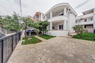 Holiday Home Adria - Dobra Voda - 0
