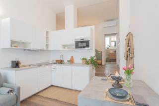 A Step from the Dome Apartment by Rent All Como - 9