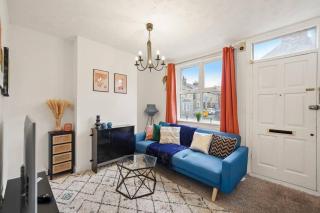Aesthetic Cambridge Cottage sleeps 5! - 3