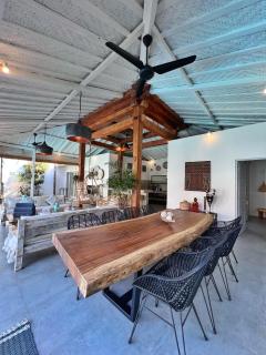 Villa Teman Eden, 4BR prime location Seminyak Beach - 2
