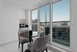 ALiving Elegant Studio Maison Prive with Burj khalifa Canal views Business Bay 3110 - Dubai - 5