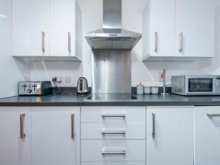 Lovely 2 Bedroom Apartment in the Bay with a view - Pass the Keys - 1