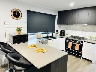 Spacious modern family home - 8