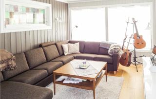 Gorgeous Home In Matre With Wifi - Bauge - 8