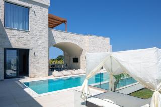Sorin Villa, boasting Pool & Heated Whirlpool, By ThinkVilla - Atsipopoulo - 8