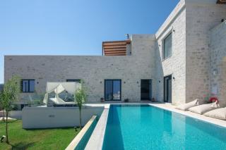 Sorin Villa, boasting Pool & Heated Whirlpool, By ThinkVilla - Atsipopoulo - 4