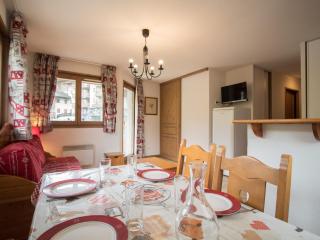 Appartement spacieux 6 pers, au pied des pistes, balcon, parking, proche commerces et services - FR-1-508-49 - Lanslevillard - 8