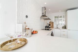 Stunning 2 bedroom Townhouse with Serene Terrace and Charming Mountain Views - Marbella - 7