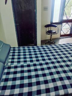 Hotel O Helooeesh Rooms Near Johari Enclave Metro Station - 2