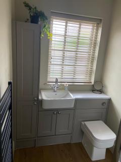 Cosy small cottage in Wirral Merseyside with kitchen - - 3