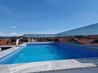 LPL Luxury Apartments - 8