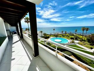 Playa Miraflores - Sea Front Apartment - 0