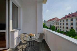 Norwida Apartment with Balcony Downtown Wrocław by Noclegi Renters - 7