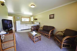 The Crest Apartments - 8