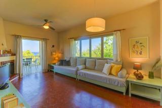 The bright house by the sea - Afitos - 7