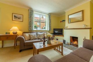 Plunketts Cottage - Brancaster - 4