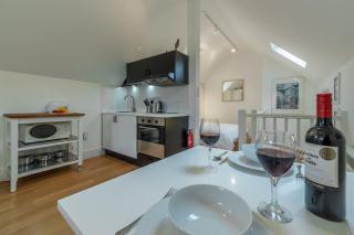 Newgate Boathouse - 1