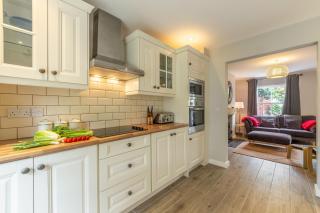Holly Cottage - 1
