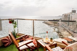 Amazing Seafront Duplex Apartment Sliema - Sliema - 9