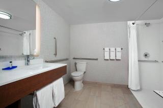 Holiday Inn Express Charleston-Civic Center by IHG - Charleston - 7