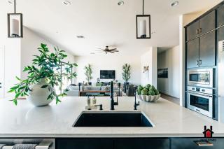 Peaceful Getaway to a New Custom-Built Luxury Home - Rio Verde - 3