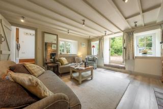 Sutton Cottage - 3