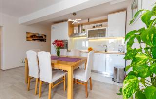 Amazing Apartment In Obrovac Sinjski - Obrovac Sinjski - 8