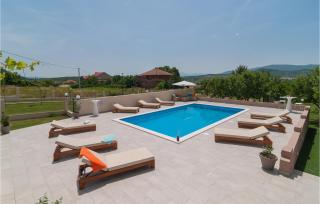 Amazing Apartment In Obrovac Sinjski - Obrovac Sinjski - 5