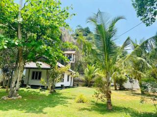Primrose Villa - Entire PrivateVilla at Hikkaduwa - 9