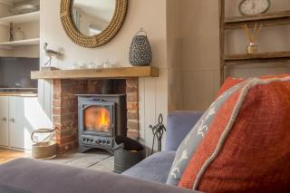 Burnham Cottage - 3