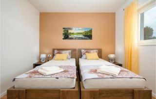 4 Bedroom Stunning Home In Pula - 1