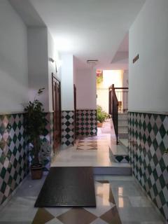 4 balconies house, central and near the Alhambra - 2
