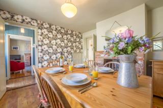 Mulberry Cottage - 1