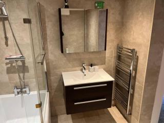 Stylish 1 Bedroom, 2 bed Basement Flat With Free Parking - Sale - 6