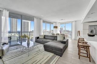 Modern Ocean View 3 Bedroom Condo Resort Amenities - Hallandale Beach - 5