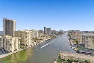 Modern Ocean View 3 Bedroom Condo Resort Amenities - Hallandale Beach - 4