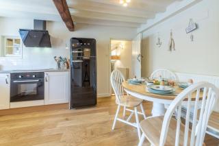 Swift Cottage - 1