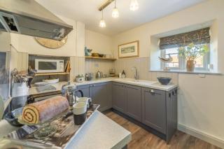 Piper Cottage 2 - 1